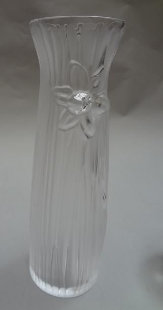 LALIQUE LALIQUE - Vase Jonquille en cristal, H.: 27,1 cm. Prix boutique: 550 €
