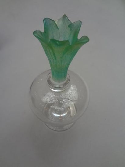 DAUM DAUM - Flacon Amaryllis en cristal et pâte de verre. Pris boutique: 350 €