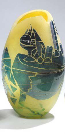 LEPAGE Patrick (né en 1949) Vase en verre soufflé, décor géométrique émaillé jaune...