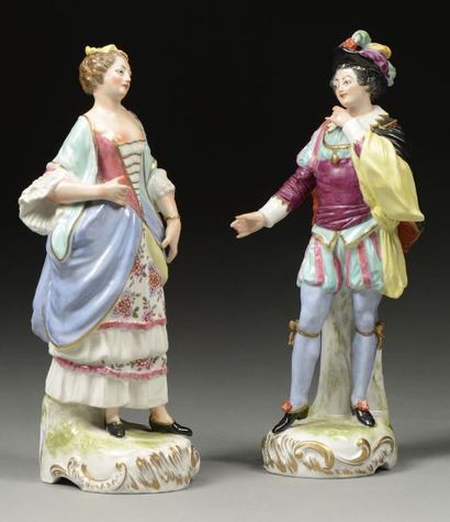 Dans le goût de Meissen, Allemagne, XIXe siècle Couple de personnages. H: 25 cm....