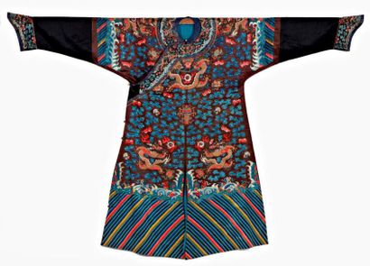 null JiFu ou robe dragon, Chine, dynastie Qing, fin XIXe siècle, fond satin chocolat,...