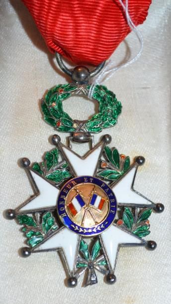 France Ordre de la Légion d'honneur. Étoile de Chevalier, IIIè République. Argent,...
