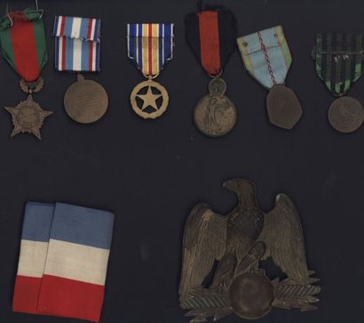 Lot de 30 décorations françaises, dont Légion d'honneur, Médaille militaire, Palmes...