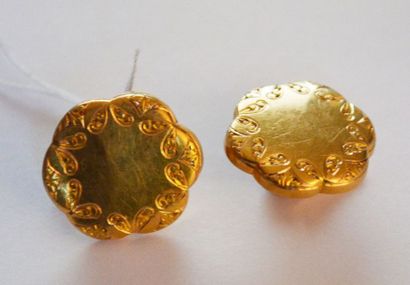 null PAIRE DE BOUTONS DE MANCHETTE de forme polylobée en or. P: 6,5 gr