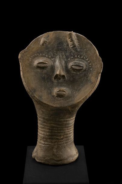 TÊTE. Terre cuite

Ghana Ashanti.

Haut. 29,5 cm



Provenance : Ancienne Collection...