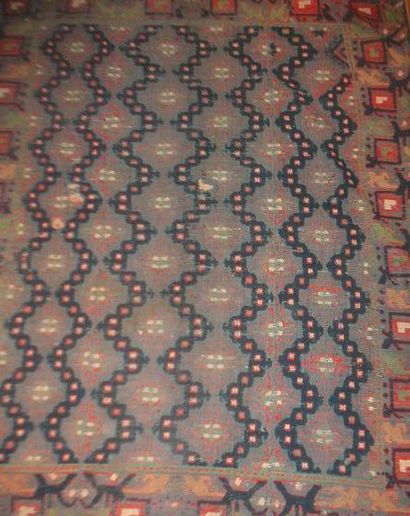 null Tapis CuenCa, espagne, début XIXe siècle, fond bleu, décor rouge, crème et bleu...