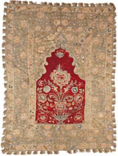 null Tenture, perse, XVIIIe siècle, toile rouge brodée au point de chaînette en soie...