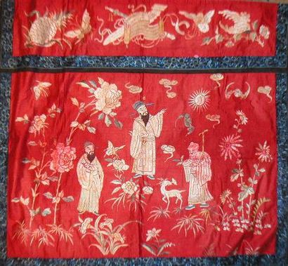 null devant d'autel taoïste, Chine, dynastie qing, XIXe siècle, fond satin rouge,...
