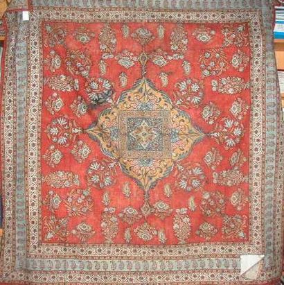 null sofreh en kalamkari, perse, XIXe siècle, coton imprimé à la planche, fond rouge,...