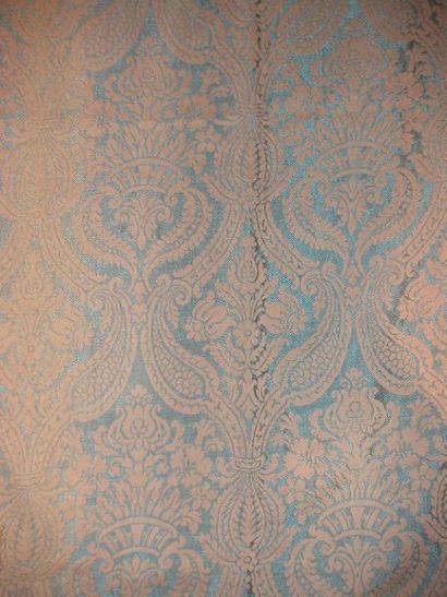 null Deux paires de rideaux en brocatelle bleue et crème, XIXe siècle, style Renaissance,...