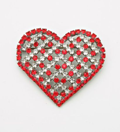 null Broche "Coeur" en métal serti de pierres d'imitation rouges et incolores