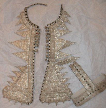 null Plastron et manches de kaftan, Maroc, brodé métal doré.