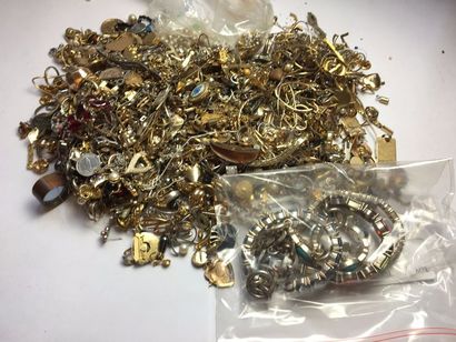 null Lot de bijoux fantaisie très accidentés et débris, y compris six bracelets en...