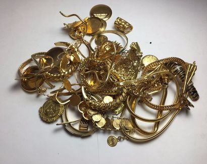 null Lot de bracelets et colliers en métal doré, certains accidentés Ref. : 134086

Lot...