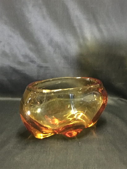 null Cristallerie de Sèvres - Vide poche en verre orangé. Vers 1950 (v49) L: 27 ...