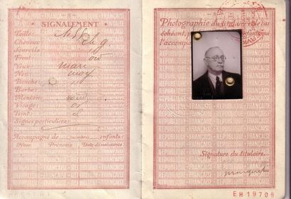 null Papiers personnels. Passeport n° 0403408 délivré à Paris le 3 février 1938 portant...
