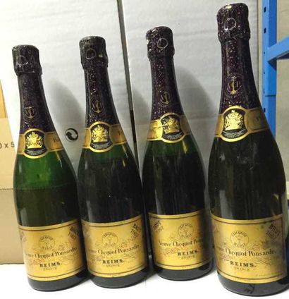 null 4 bts Champagne Veuve Cliquot Ponsardin Brut 1962 (1 très basse et deux bas...