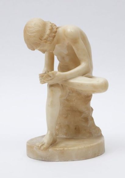 null «Spinario » ou «Le tireur d'épine » Sculpture en albâtre d'après le modèle original...