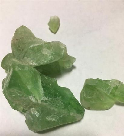 null QUARTZ ou fluorite vert translucide et fluorite; Pb: 78 g. 