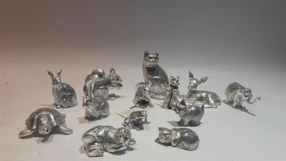 null CHRISTOFLE. Ensemble d'animeaux en métal argenté: chats, tortues, ecureuils,...