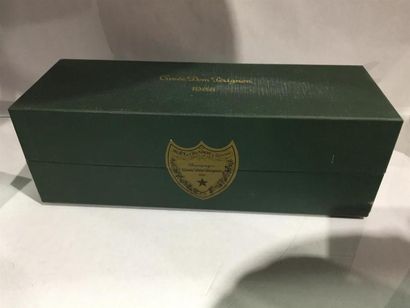 null 1 Bt Dom Perignon millesime 1988. Dans son coffret (abîmé). VENDU AUX FRAIS...