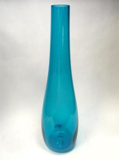 null DAUM Grand vase bleu , Daum France, circa 1960. H: 53 cm env.
