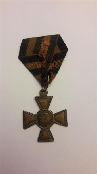 null RUSSIE - Croix de Saint-Georges (1807), en bronze, ruban aux couleurs Romanoff....