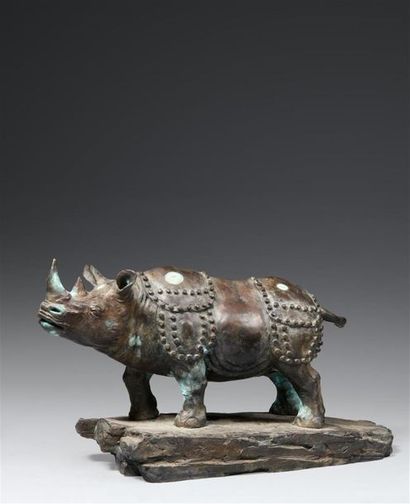 null SHIH LI-JEN (né à Taiwan en 1955)
" Rhinocéros chargeant, aux rivets "
Epreuve...