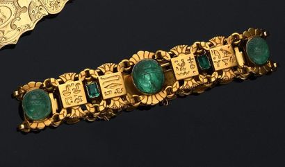 null BRACELET en or dans le gout de l'Egypte orné de cabochons en forme de scarabés...