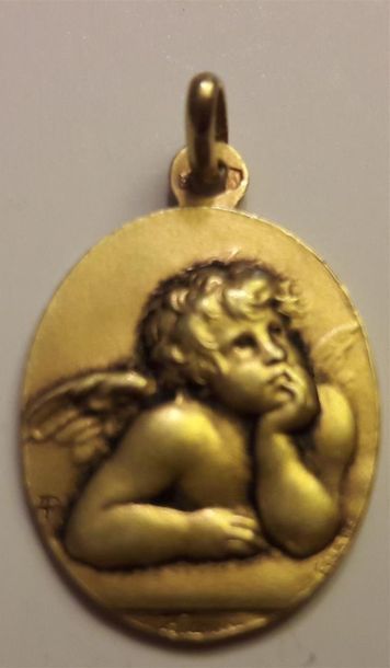 null MEDAILLE ciselée d'un angelot en or gravée Guillaume Antoine 1950. En R. P:...