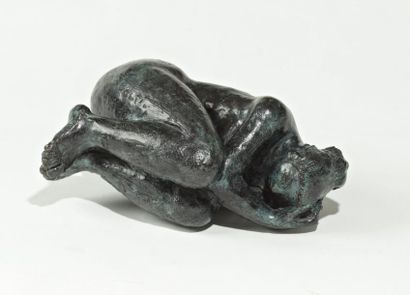 Antoniucci VOLTI (1915-1989) « Nu assoupi », Bronze à patine nuancée bleu, signé...