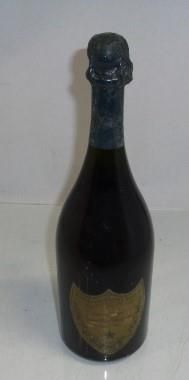 null 1 Bouteille de Champagne MOET & CHANDON DOM PERIGNON 1964