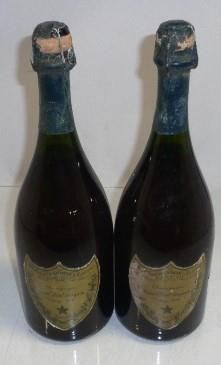 null 2 Bouteilles de Champagne MOET & CHANDON DOM PERIGNON 1966