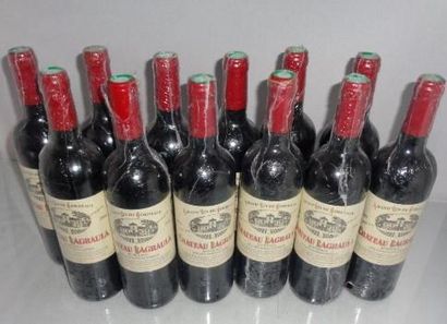 null 12 bouteilles Chateau Lagrola, Bordeaux, 2008. 