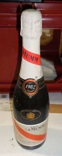 null 1 champagne Cordon Rouge Mumm, 1982