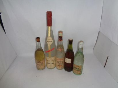 null 5 Bouteilles d'Alccols dont Framboise sauvage Hediard 1.5 litres, 2 poire Williams...
