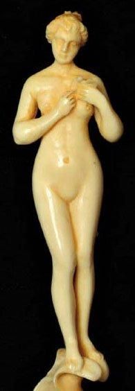 null SUJET en ivoire représentant Venus dans le style de la Renaissance. Vers 1900...