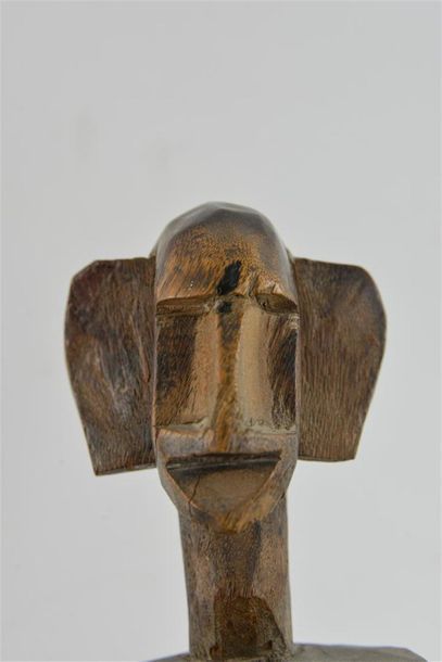 null SERRURE de porte de case sculptée d'un visage. Bois patine naturelle
Mali, Bamana
Haut...