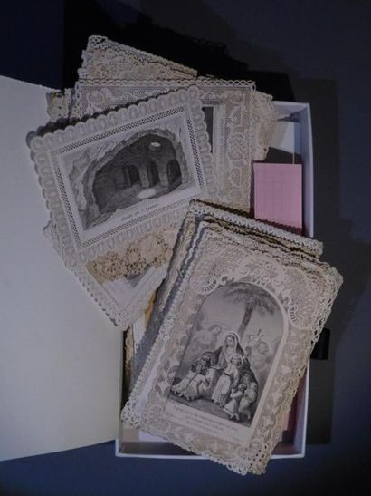null H[religiosa] Réunion de 144 images pieuses à dentelles, XIXème siècle
