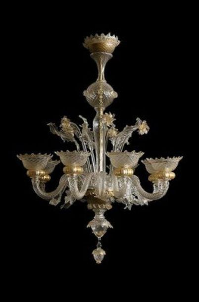 MuranoVenise, XXème siècle. Important lustre Important lustre en verre soufflé blanc...