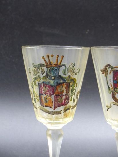 Venise XIXème siècle 5 verres en forme de coupe 5 verres en forme de coupe à multiples...