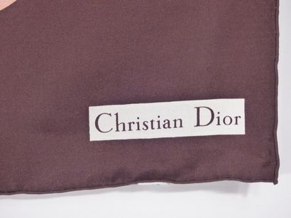 Christian DIOR, Paris. Carré de soie Christian DIOR, Paris. Carré de soie à décor...