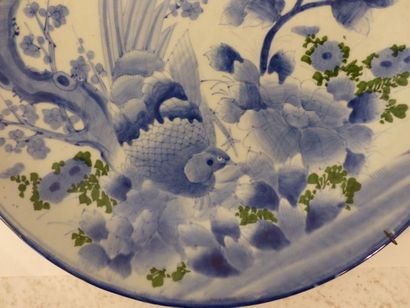 JAPON, Deux grands plats en porcelaine bleu blanc JAPON, XIXème siècle
Deux grands...