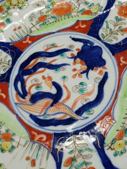 JAPON, Plat en porcelaine Imari JAPON, XXème siècle
Plat en porcelaine Imari, à décor...