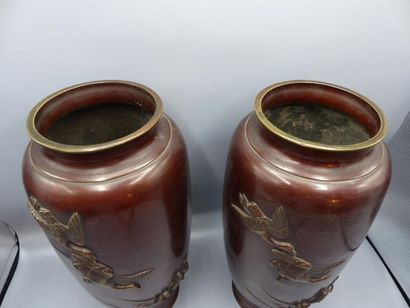 JAPON. Paire de vases en bronze JAPON, première moitié du XXème siècle
Paire de vases...