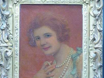 Jan Van BEERS Portrait de jeune femme au collier Jan Van BEERS (1852 - 1927), Portrait...