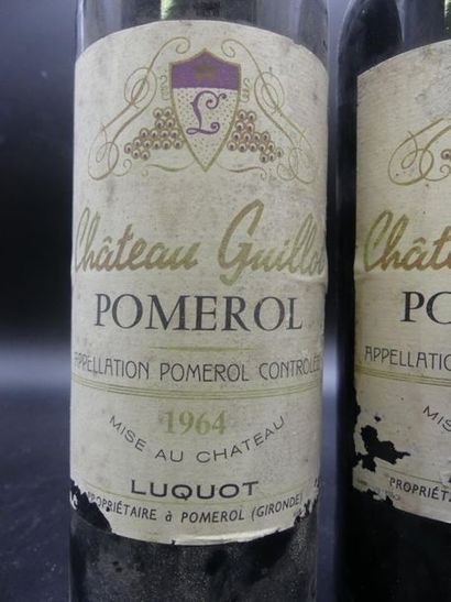 null 2 bouteilles de CHATEAU GUILLOT POMEROL, Domaine Luquot 1964. Accidents aux...