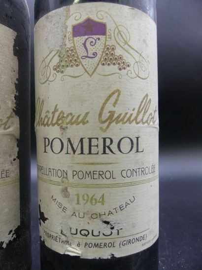 null 2 bouteilles de CHATEAU GUILLOT POMEROL, Domaine Luquot 1964. Accidents aux...