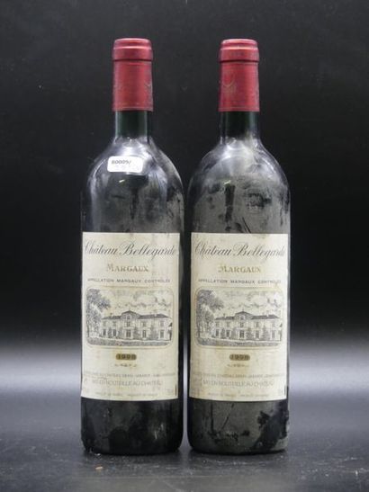 null 2 bouteilles de CHATEAU BELLEGARDE Margaux 1998. Quelques taches sur les étiquettes....