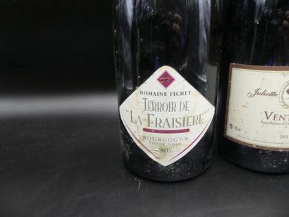 null Lot de 2 bouteilles comprenant 1 magnum de PINOT NOIR Domaine Fichet 2005 et...